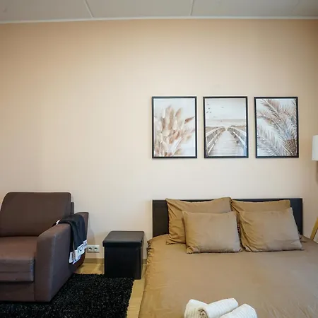 Апартаменти Cozy Center Studioapartment, Free Parking *